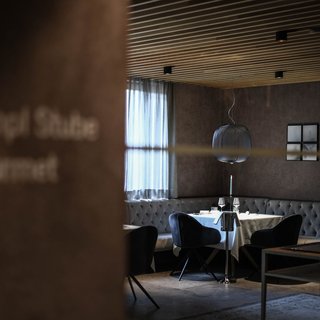 4-Sterne-Hotel Lamm am Fuße der Seiser Alm 4-Sterne-Hotel Lamm am Fuße der Seiser Alm