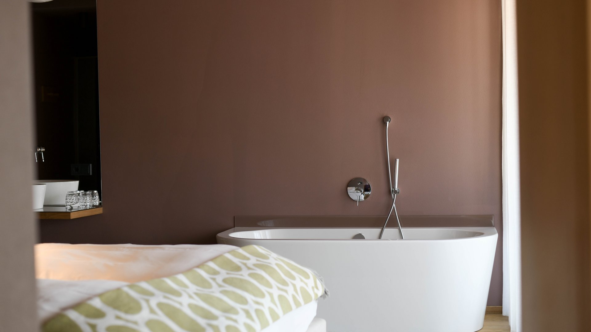 4-Sterne-Hotel Lamm am Fuße der Seiser Alm 4-Sterne-Hotel Lamm am Fuße der Seiser Alm