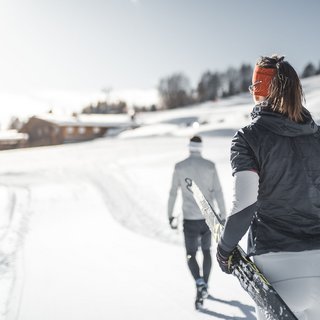 4-Sterne-Hotel Lamm am Fuße der Seiser Alm 4-Sterne-Hotel Lamm am Fuße der Seiser Alm
